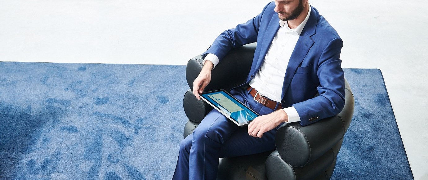 Man using iWRITER